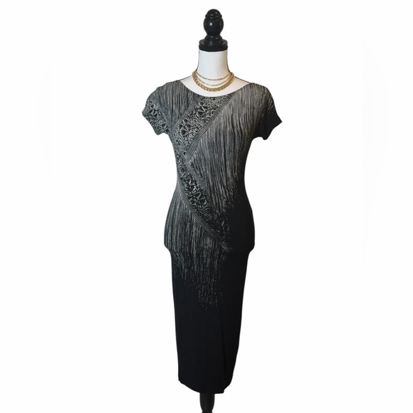Isabel de Pedro Dresses & Skirts - Elegant Isabel de Pedro Chain Printed Black  Short Sleeve Dress- US 4